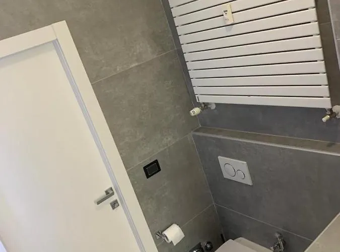 Nibu - Comodo A Tutto, Anche A Chiara *