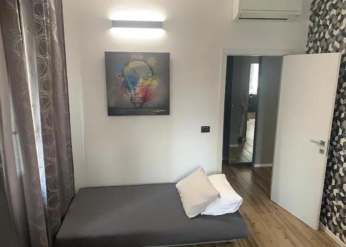 Nibu - Comodo A Tutto, Anche A Chiara * カザレッキオ・ディ・レーノ